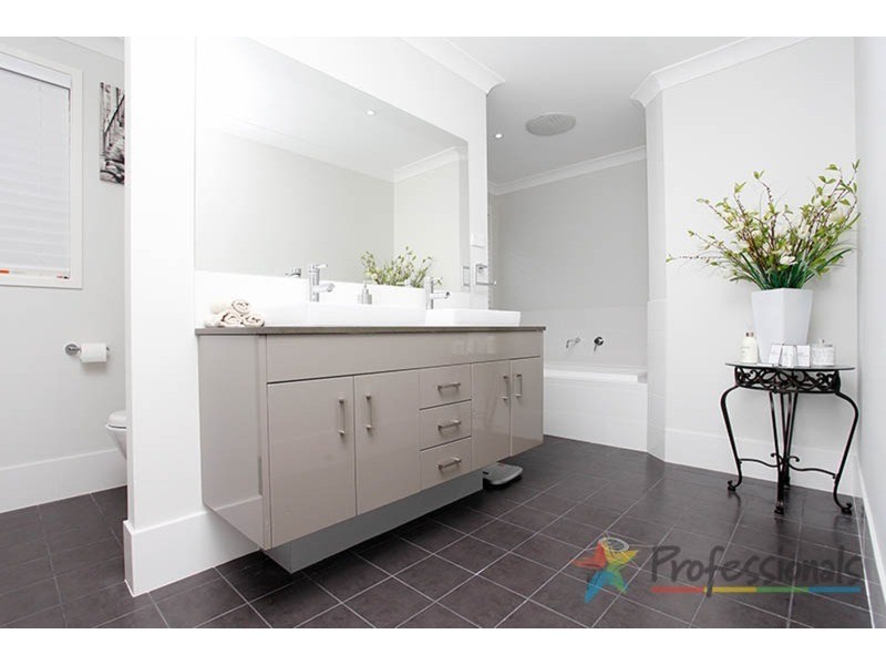 12 Wedgebill Place, Cranebrook NSW 2749