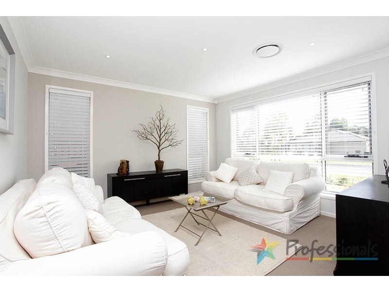 12 Wedgebill Place, Cranebrook NSW 2749