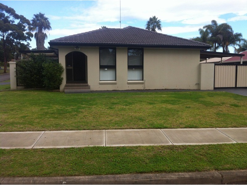 5 Pendock Road, Cranebrook NSW 2749
