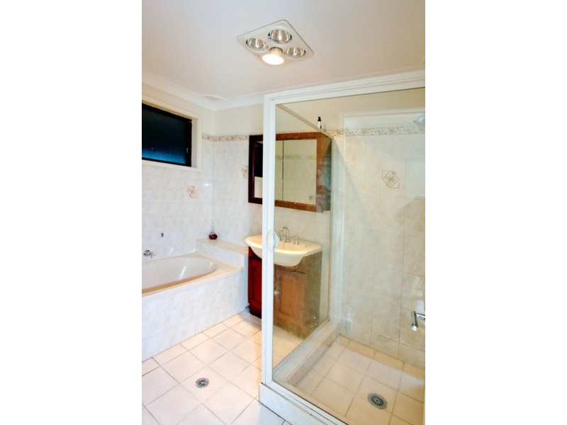 15 Cameo  Crescent, St Clair NSW 2759