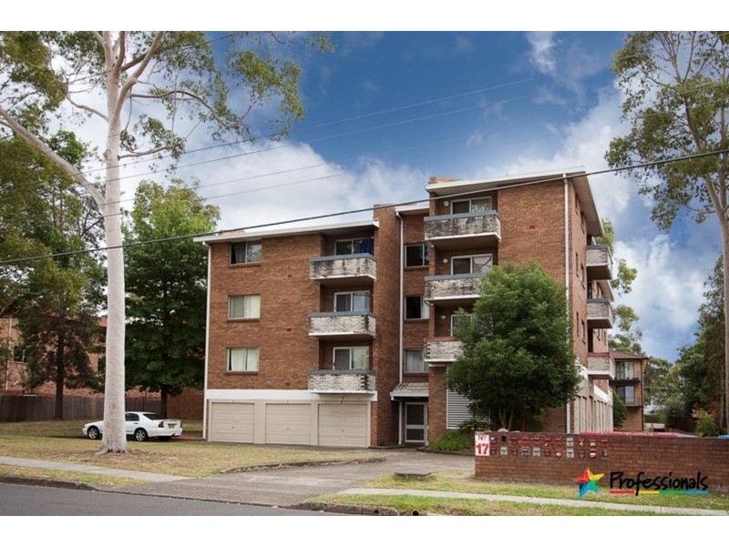16/17 Santley Crescent, Kingswood NSW 2747