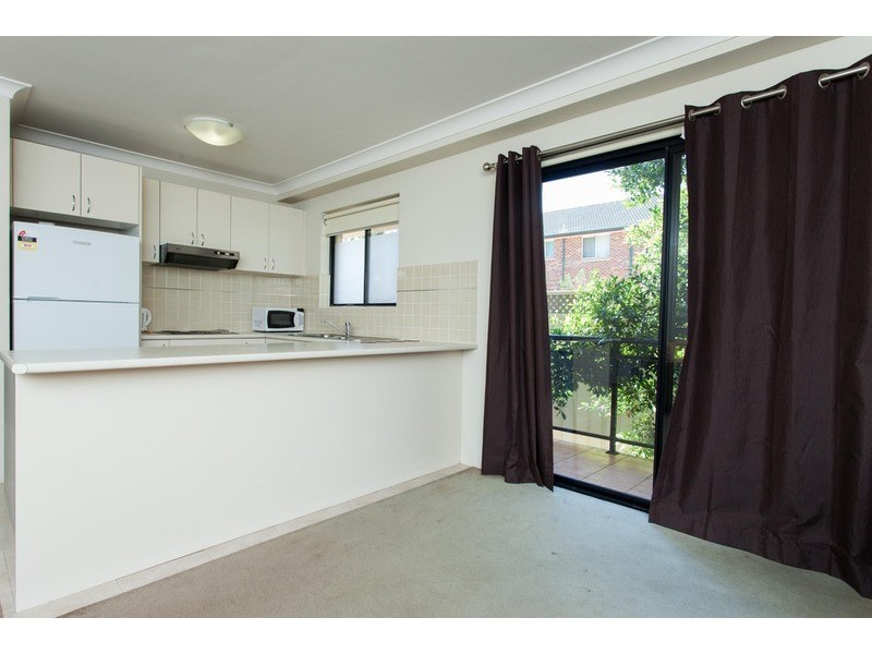 2/113 Station  Street, Penrith NSW 2750