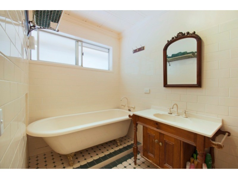 27 Lorne Avenue, South Penrith NSW 2750