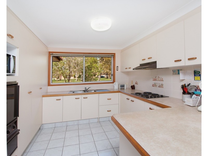 1/18 Edward Avenue, Pottsville NSW 2489