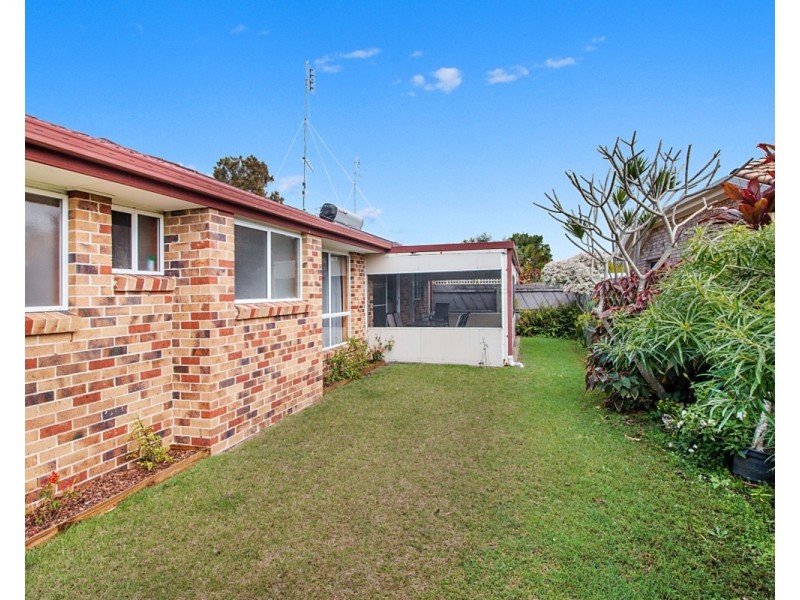 1/18 Edward Avenue, Pottsville NSW 2489