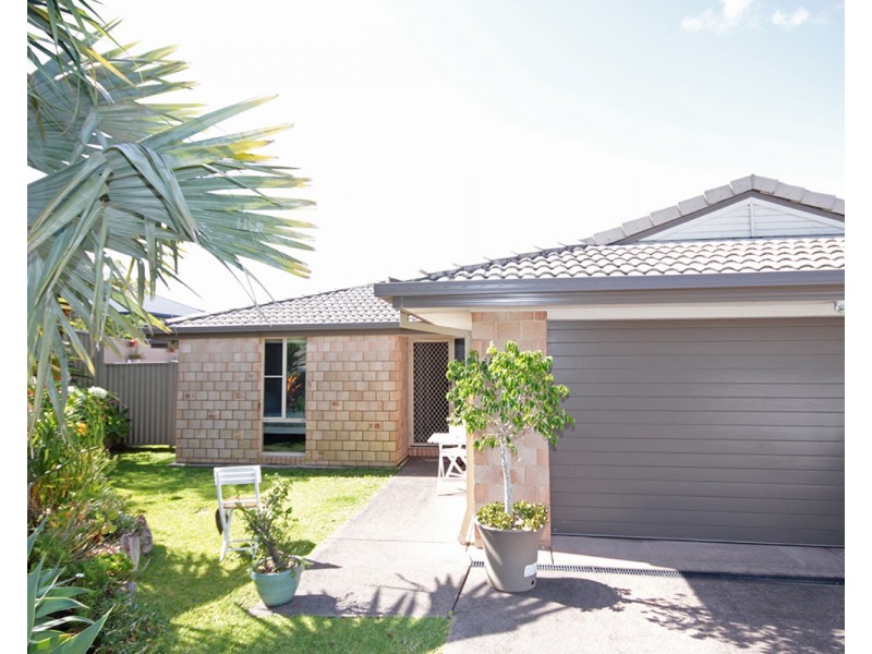 32 Newcastle Drive, Pottsville NSW 2489
