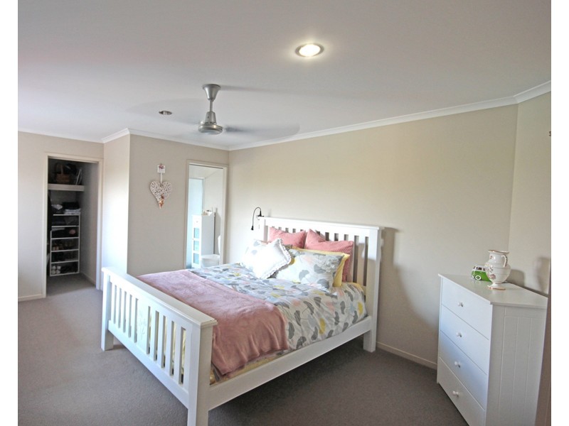 32 Newcastle Drive, Pottsville NSW 2489