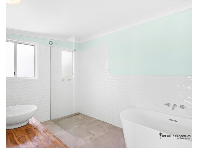 14 Creek Street, Hastings Point NSW 2489