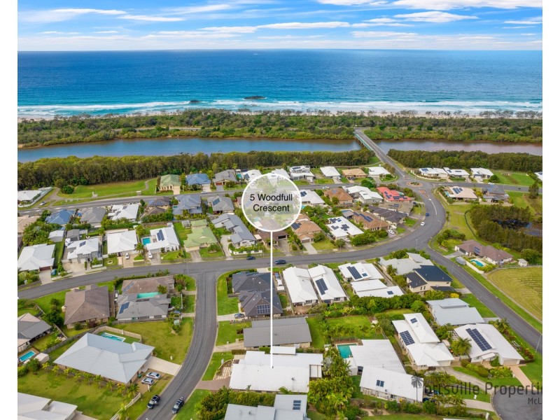 5 Woodfull Crescent, Pottsville NSW 2489