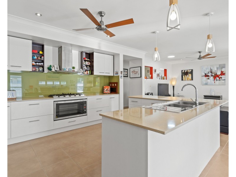 10 Hassett Drive, Pottsville NSW 2489