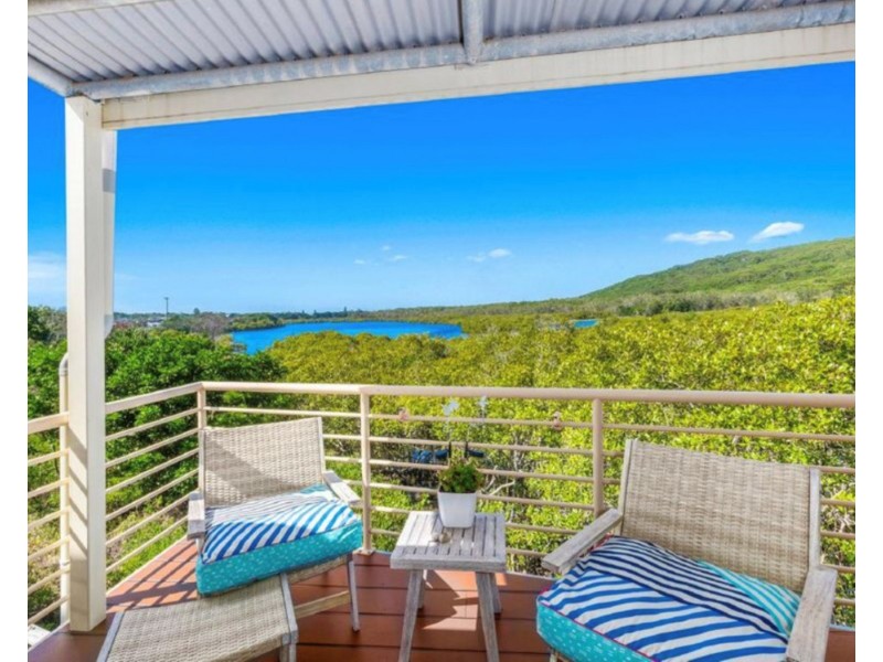 21/2 Creek Street, Hastings Point NSW 2489