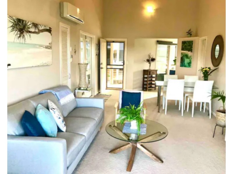 21/2 Creek Street, Hastings Point NSW 2489