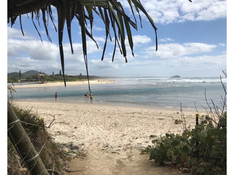 21/2 Creek Street, Hastings Point NSW 2489