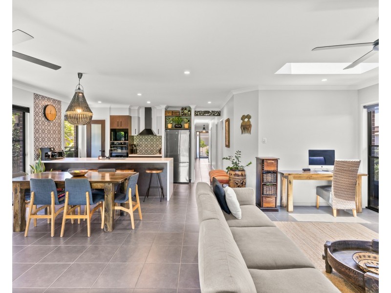 166 Overall Drive, Pottsville NSW 2489