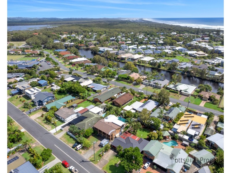 27 Kurrajong Avenue, Bogangar NSW 2488