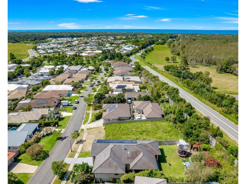 39 Newcastle Drive, Pottsville NSW 2489