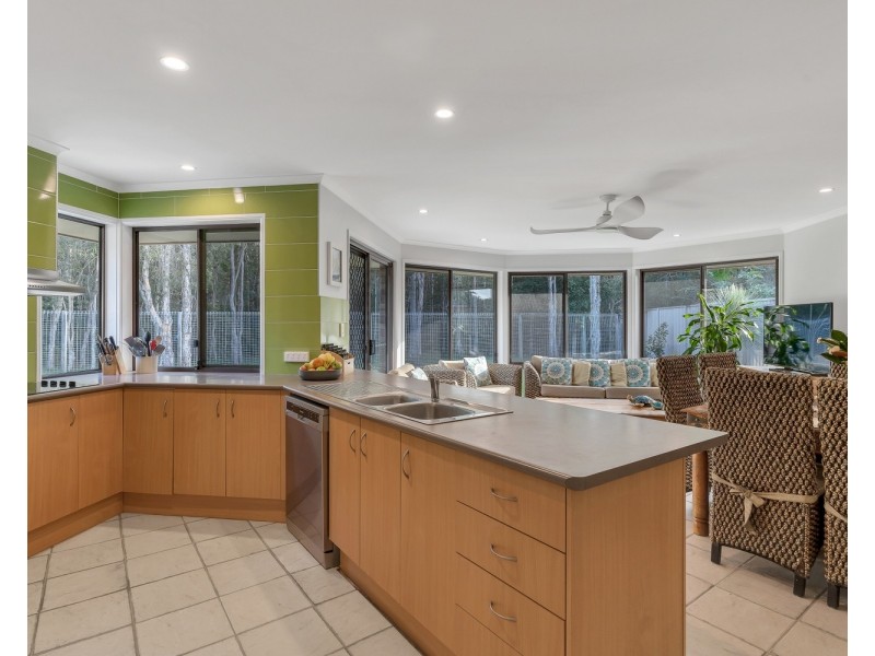 8 Kippax Place, Pottsville NSW 2489