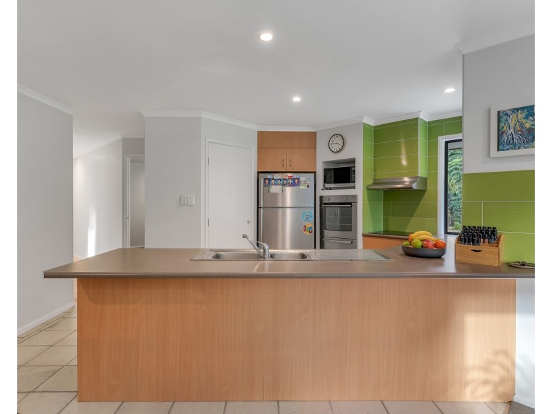 8 Kippax Place, Pottsville NSW 2489