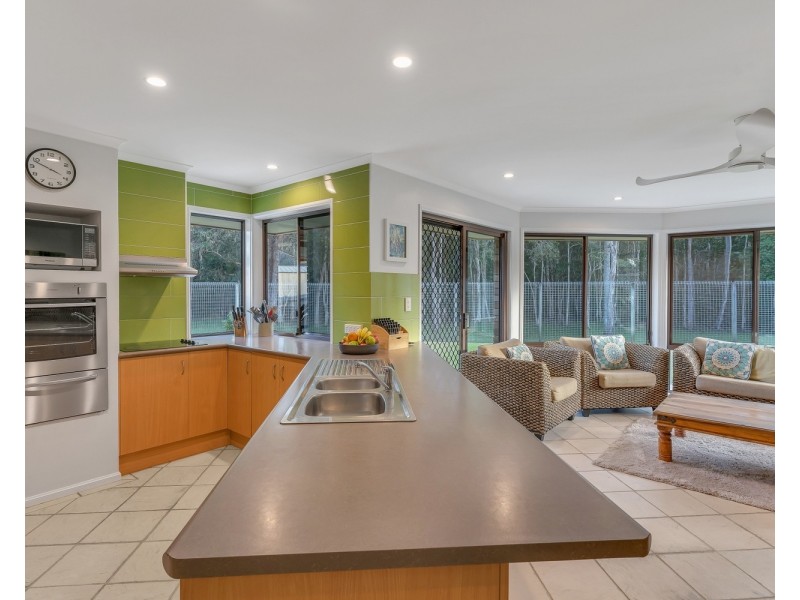 8 Kippax Place, Pottsville NSW 2489