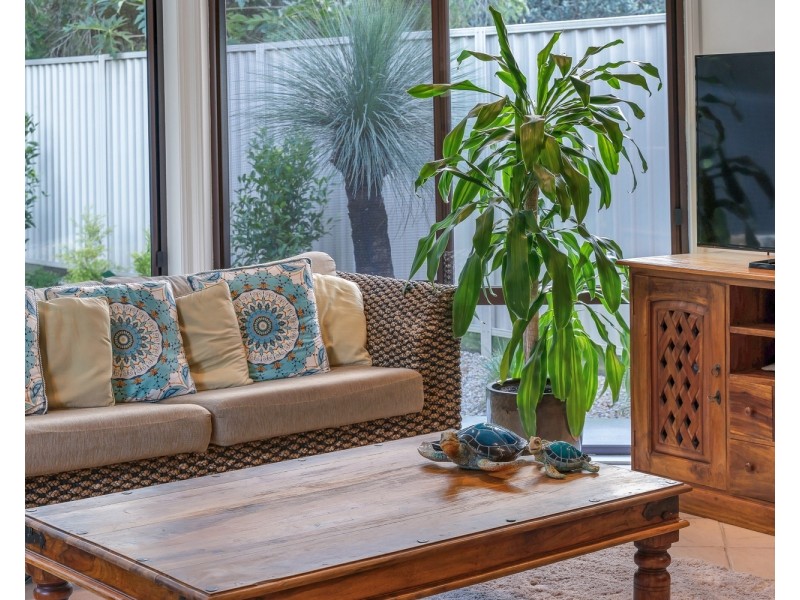 8 Kippax Place, Pottsville NSW 2489