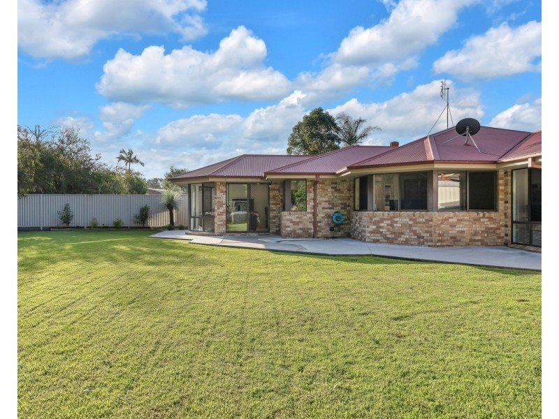 8 Kippax Place, Pottsville NSW 2489