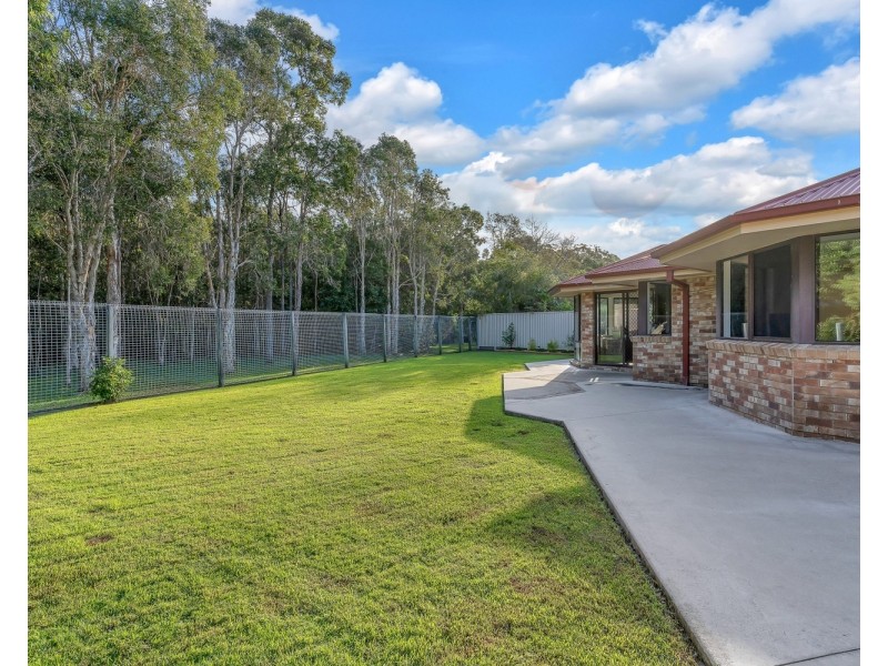 8 Kippax Place, Pottsville NSW 2489