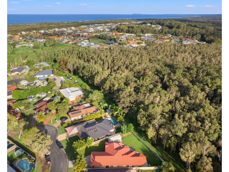 8 Kippax Place, Pottsville NSW 2489