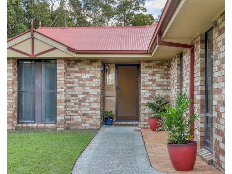 8 Kippax Place, Pottsville NSW 2489