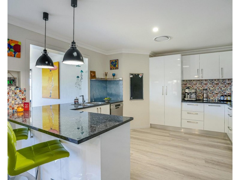 25 Edward Avenue, Pottsville NSW 2489