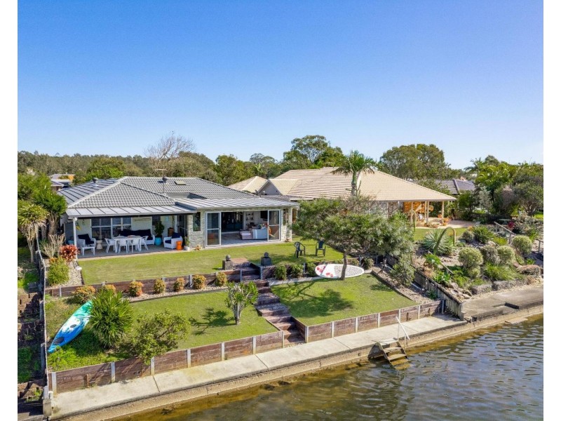 25 Edward Avenue, Pottsville NSW 2489