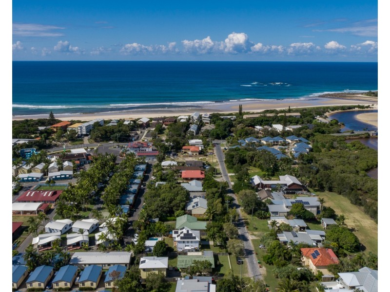 21 Creek Street, Hastings Point NSW 2489