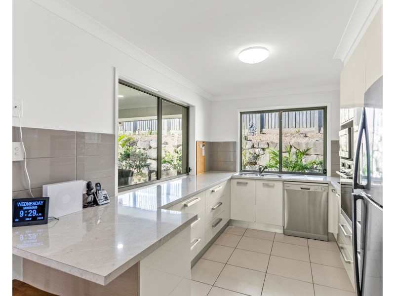 2/69 Newcastle Drive, Pottsville NSW 2489