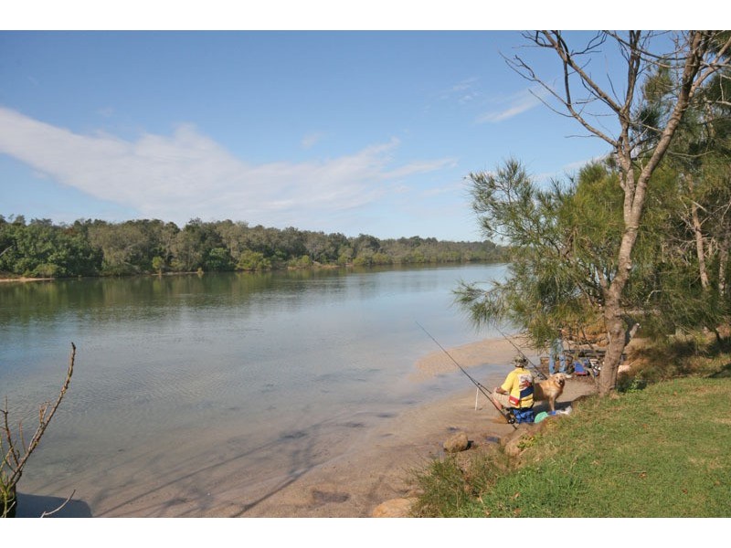 1/8 Overall Drive, Pottsville NSW 2489