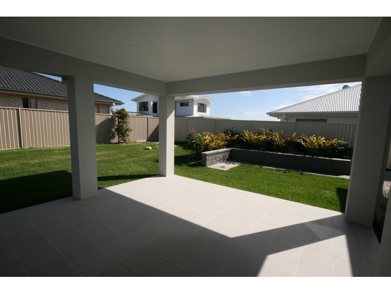 16 Newcastle Drive, Pottsville NSW 2489