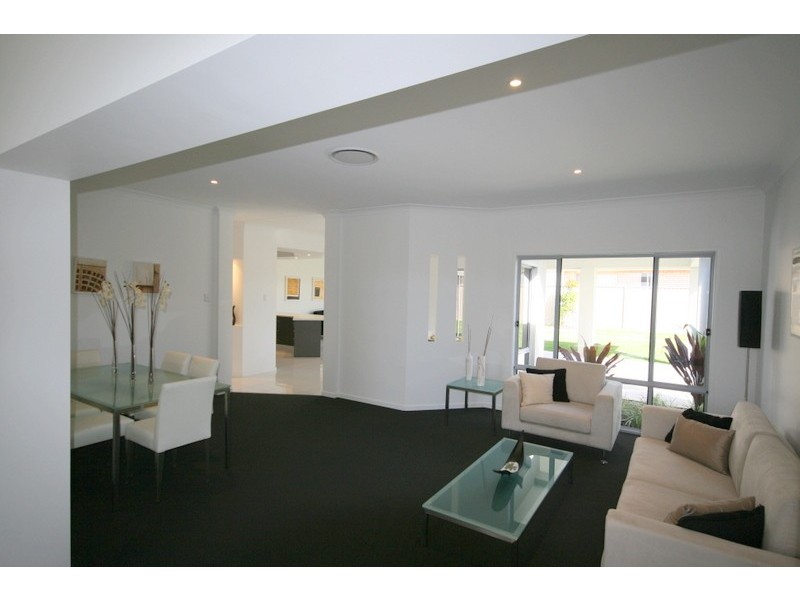 16 Newcastle Drive, Pottsville NSW 2489