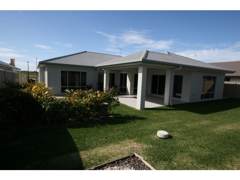 16 Newcastle Drive, Pottsville NSW 2489