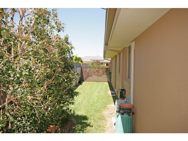 7 Benaud Place, Pottsville NSW 2489