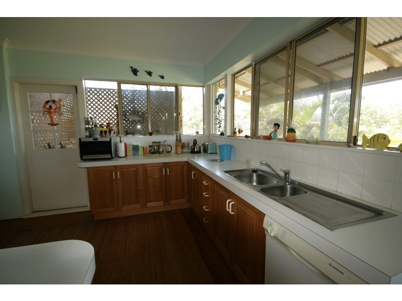 ‘Balaka’/9 Surfside Crescent, Pottsville NSW 2489