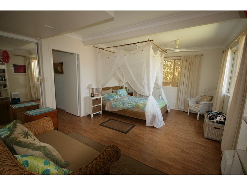 ‘Balaka’/9 Surfside Crescent, Pottsville NSW 2489