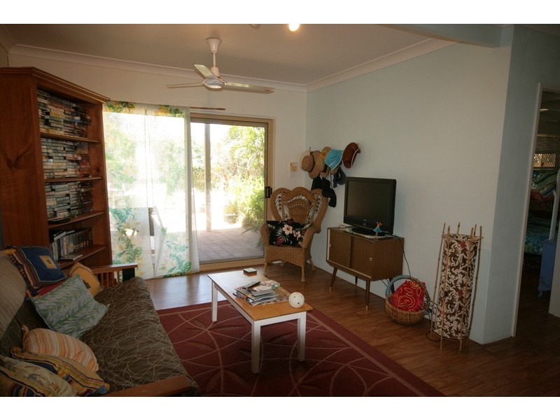‘Balaka’/9 Surfside Crescent, Pottsville NSW 2489