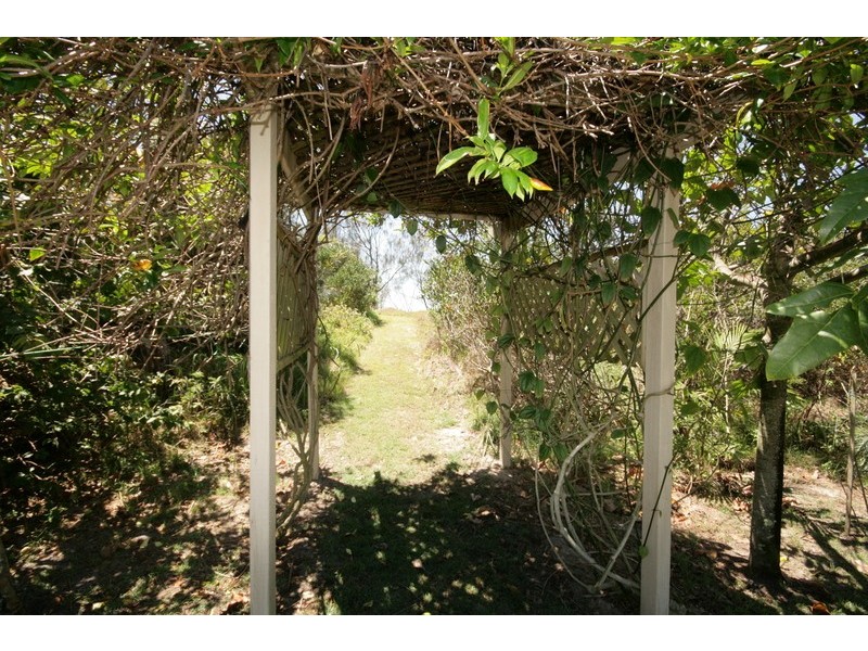 ‘Balaka’/9 Surfside Crescent, Pottsville NSW 2489