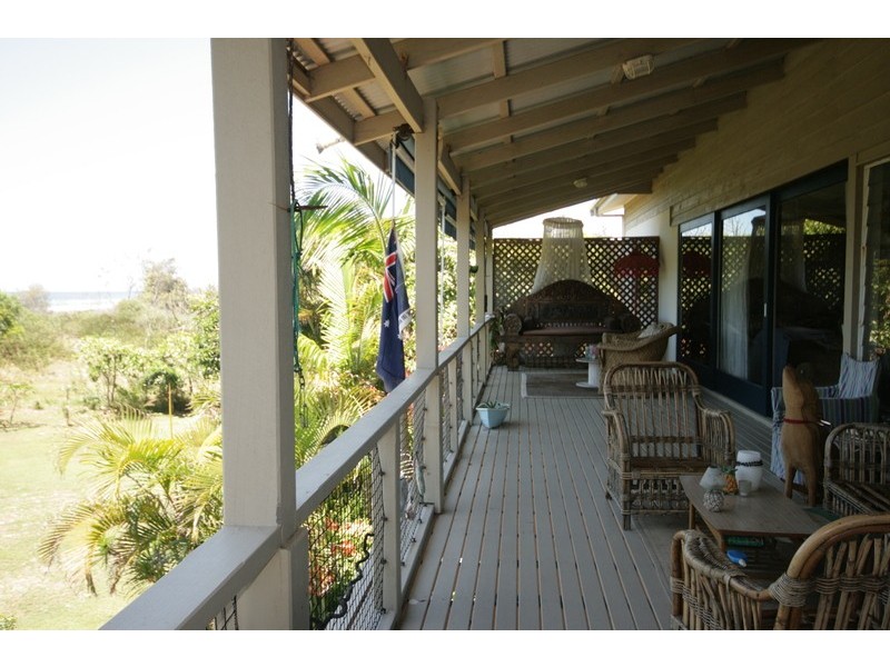 ‘Balaka’/9 Surfside Crescent, Pottsville NSW 2489