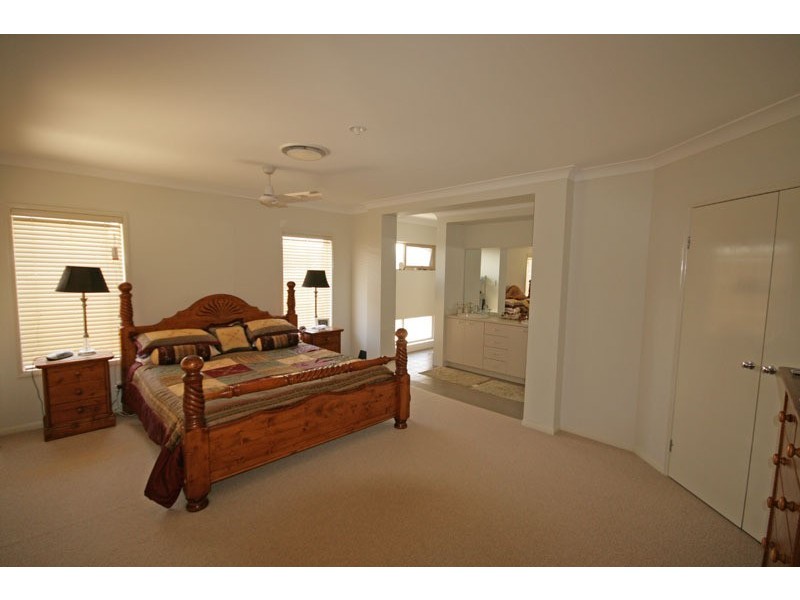 136 Overall Drive, Pottsville NSW 2489