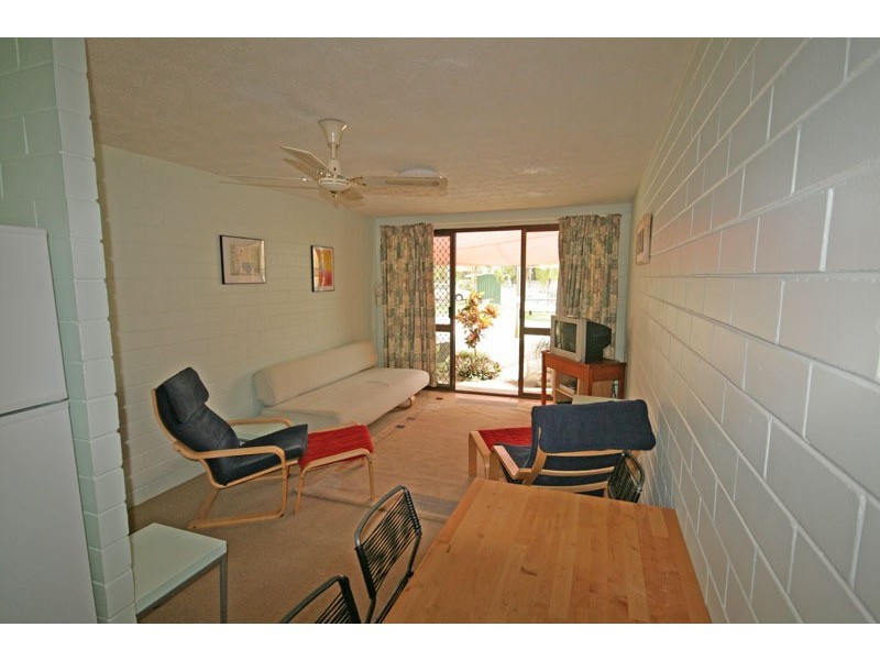 2/4 Boronia Avenue, Pottsville NSW 2489