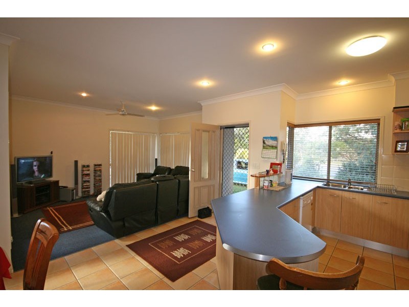 1/8 Overall Drive, Pottsville NSW 2489