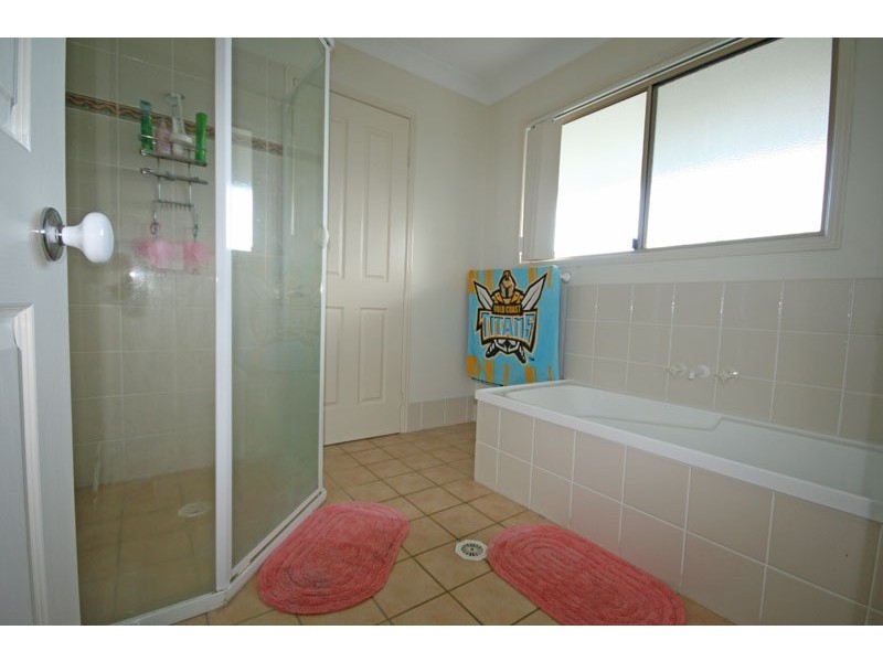 1/8 Overall Drive, Pottsville NSW 2489