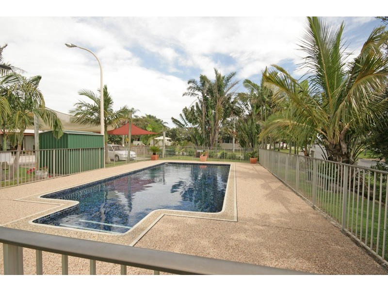 2/4 Boronia Avenue, Pottsville NSW 2489