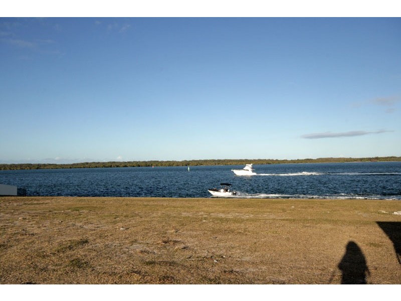Lot 140 The Peninsula, Paradise Point QLD 4216