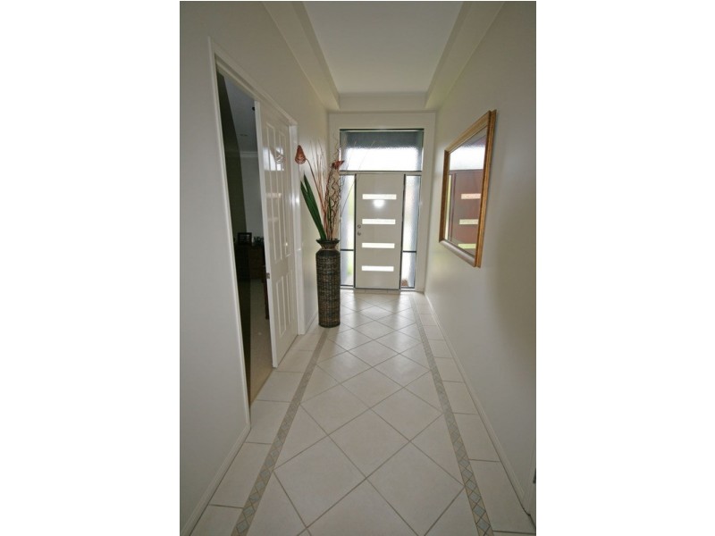 27 Suffolk Parade, Pottsville NSW 2489