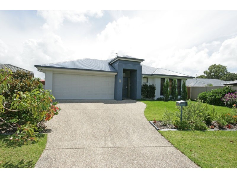 27 Suffolk Parade, Pottsville NSW 2489